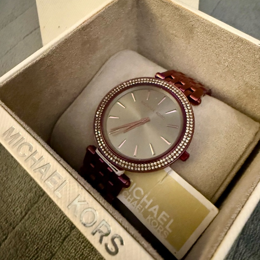BNWT!!!! Michael Kors Darci Plum Watch - Picture 7 of 11
